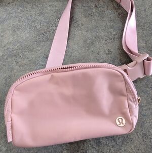 Lululemon Athletica Blush Waist Bag